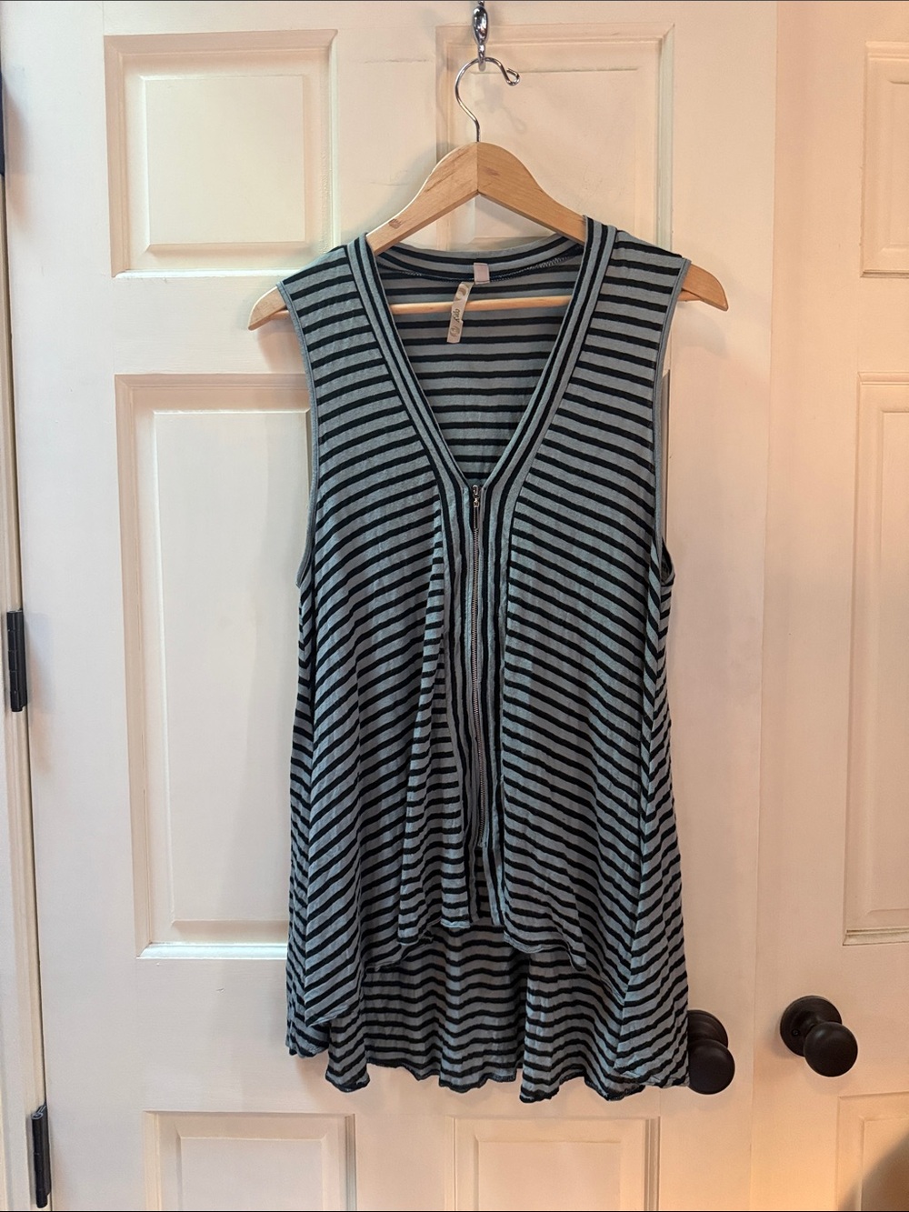 Comfy USA Sleeveless V-Neck Striped Tank Top - Black & Gray Medium